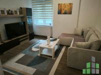 Se izdava namesten stan vo Skopje, Centar so povrshina od 45 m2.
 Ekstra: Klima, Greenje na struja.
 Cena: 350 EUR