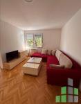 Se izdava namesten stan vo Skopje, Novo Lisiche so povrshina od 60 m2.
 Ekstra: Klima, Centralno Parno.
 Cena: 325 EUR