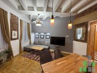 Se izdava namesten stan vo Skopje, Centar so povrshina od 48 m2.
 Ekstra: Klima, Sopstveno parno.
 Cena: 800 EUR