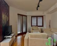 Se izdava namesten stan vo Skopje, Centar so povrshina od 55 m2.
 Ekstra: Klima, Sopstveno parno, Lift, Nova Zgrada, Parking.
 Cena: 650 EUR