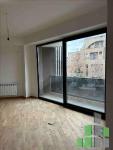 Se izdava prazen kancelariski prostor vo Skopje, Centar so povrshina od 79 m2.
 Ekstra: Klima, Centralno Parno, Lift, Nova Zgrada, Parking.
 Cena: 800 EUR