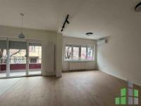 Se izdava prazen kancelariski prostor vo Skopje, Centar so povrshina od 65 m2.
 Ekstra: Klima, Centralno Parno.
 Cena: 580 EUR