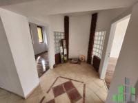 Se izdava prazen kancelariski prostor vo Skopje, Centar so povrshina od 68 m2.
 Ekstra: Klima, Greenje na struja.
 Cena: 600 EUR