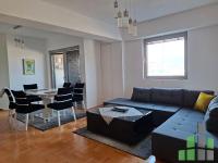 Se izdava namesten stan vo Skopje, Crniche so povrshina od 66 m2.
 Ekstra: Klima, Sopstveno parno, Lift, Nova Zgrada.
 Cena: 550 EUR