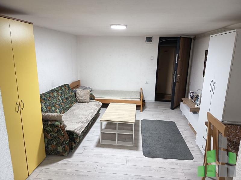 Се продава Стан во Автокоманда - J4535