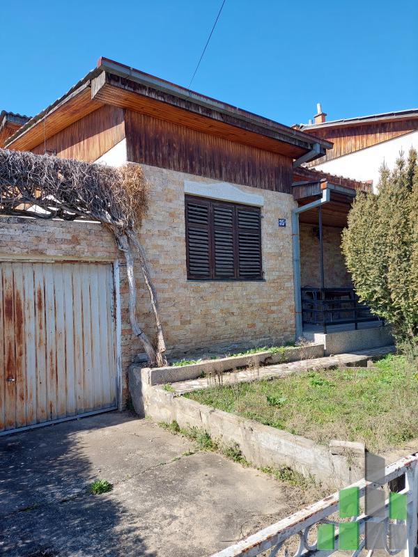 Се продава Куќа во Драчево - L1095