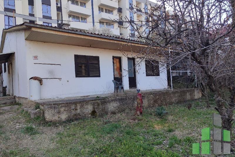 Се продава Куќа во Кисела Вода - L1096