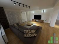 Se izdava namesten stan vo Skopje, Crniche so povrshina od 180 m2.
 Ekstra: Klima, Sopstveno parno, Nova Zgrada, Garaza.
 Cena: 1000 EUR