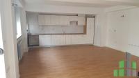 Se izdava prazen kancelariski prostor vo Skopje, Debar Maalo so povrshina od 95 m2.
 Ekstra: Klima, Sopstveno parno, Lift, Nova Zgrada.
 Cena: 500 EUR