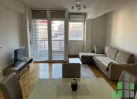 Se izdava namesten stan vo Skopje, Debar Maalo so povrshina od 65 m2.
 Ekstra: Klima, Sopstveno parno, Lift, Nova Zgrada.
 Cena: 500 EUR