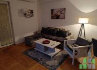 Se izdava namesten stan vo Skopje, Centar - Univerzalna Sala so povrshina od 54 m2.
 Ekstra: Klima, Centralno Parno, Lift, Nova Zgrada.
 Cena: 400 EUR