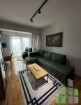 Se izdava namesten stan vo Skopje, Centar so povrshina od 57 m2.
 Ekstra: Klima, Centralno Parno, Lift, Nova Zgrada.
 Cena: 550 EUR