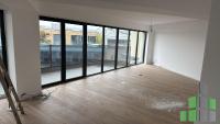 Se izdava prazen kancelariski prostor vo Skopje, Centar so povrshina od 140 m2.
 Ekstra: Klima, Sopstveno parno, Lift, Nova Zgrada.
 Cena: 1680 EUR