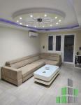 Se izdava namesten stan vo Skopje, Karposh 3 so povrshina od 50 m2.
 Ekstra: Klima, Centralno Parno.
 Cena: 400 EUR