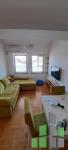 Se izdava namesten stan vo Skopje, Kapishtec so povrshina od 63 m2.
 Ekstra: Klima, Centralno Parno, Lift, Nova Zgrada.
 Cena: 360 EUR