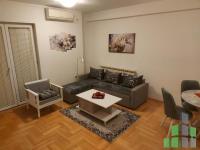 Se izdava namesten stan vo Skopje, Centar - Univerzalna Sala so povrshina od 54 m2.
 Ekstra: Klima, Centralno Parno, Lift, Nova Zgrada, Parking.
 Cena: 400 EUR