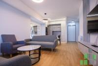 Se izdava namesten stan vo Skopje, Centar so povrshina od 55 m2.
 Ekstra: Klima, Centralno Parno, Lift, Nova Zgrada.
 Cena: 700 EUR