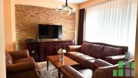 Se izdava namesten stan vo Skopje, Novo Lisiche so povrshina od 96 m2.
 Ekstra: Centralno Parno, Lift.
 Cena: 650 EUR