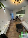 Se izdava namesten stan vo Skopje, Kapishtec so povrshina od 60 m2.
 Ekstra: Klima, Centralno Parno.
 Cena: 500 EUR