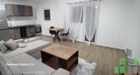 Se izdava namesten stan vo Skopje, Kozle so povrshina od 50 m2.
 Ekstra: Klima, Greenje na struja, Parking.
 Cena: 330 EUR