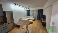 Se izdava namesten stan vo Skopje, Centar so povrshina od 55 m2.
 Ekstra: Klima, Centralno Parno, Lift, Nova Zgrada, Parking.
 Cena: 750 EUR