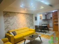 Se izdava namesten stan vo Skopje, Kapishtec so povrshina od 55 m2.
 Ekstra: Klima, Centralno Parno, Lift, Parking.
 Cena: 500 EUR