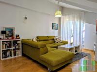Se izdava namesten stan vo Skopje, Karposh 4 so povrshina od 60 m2.
 Ekstra: Klima, Centralno Parno, Lift, Parking.
 Cena: 500 EUR