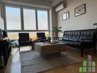 Se izdava namesten stan vo Skopje, Centar so povrshina od 42 m2.
 Ekstra: Klima, Garaza.
 Cena: 500 EUR