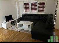 Se izdava namesten stan vo Skopje, Debar Maalo so povrshina od 58 m2.
 Ekstra: Klima, Centralno Parno, Garaza.
 Cena: 400 EUR