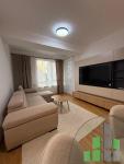 Se izdava namesten stan vo Skopje, Centar - Univerzalna Sala so povrshina od 44 m2.
 Ekstra: Klima, Centralno Parno, Lift.
 Cena: 550 EUR