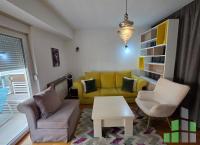 Se izdava namesten stan vo Skopje, Karposh 2 so povrshina od 40 m2.
 Ekstra: Klima, Greenje na struja, Lift.
 Cena: 450 EUR
