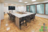Se izdava prazen kancelariski prostor vo Skopje, Centar so povrshina od 442 m2.
 Ekstra: Klima, Sopstveno parno, Parking.
 Cena: 0 EUR