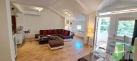 Se prodava namesten stan vo Skopje, Kisela Voda so povrshina od 100 m2.
 Ekstra: Centralno Parno, Nova Zgrada, Garaza.
 Cena: 325000 EUR