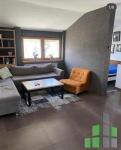 Se izdava namesten stan vo Skopje, Novo Lisiche so povrshina od 55 m2.
 Ekstra: Centralno Parno.
 Cena: 350 EUR