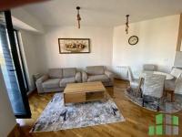 Se izdava namesten stan vo Skopje, Centar so povrshina od 50 m2.
 Ekstra: Klima, Centralno Parno, Lift, Parking, Garaza.
 Cena: 500 EUR