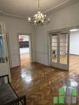 Se izdava prazen kancelariski prostor vo Skopje, Centar so povrshina od 130 m2.
 Ekstra: Renoviran, Upotrebna dozvola, Sopstveno parno.
 Cena: 1300 EUR