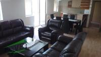 Se izdava namesten kat od kukja vo Skopje, Taftalidje 1 so povrshina od 80 m2.
 Ekstra: Centralno Parno.
 Cena: 350 EUR