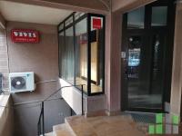 Se izdava prazen kancelariski prostor vo Skopje, Debar Maalo so povrshina od 152 m2.
 Ekstra: Renoviran, Sopstveno parno, Klima.
 Cena: 680 EUR