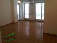 Se izdava prazen kancelariski prostor vo Skopje, Centar so povrshina od 70 m2.
 Ekstra: Centralno Parno, Lift, Nova Zgrada, Klima.
 Cena: 550 EUR