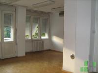 Se izdava prazen kancelariski prostor vo Skopje, Centar so povrshina od 90 m2.
 Ekstra: Centralno Parno, Renoviran, Upotrebna dozvola, Klima.
 Cena: 600 EUR